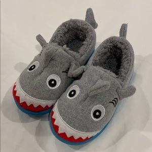 wonder nation shark slippers